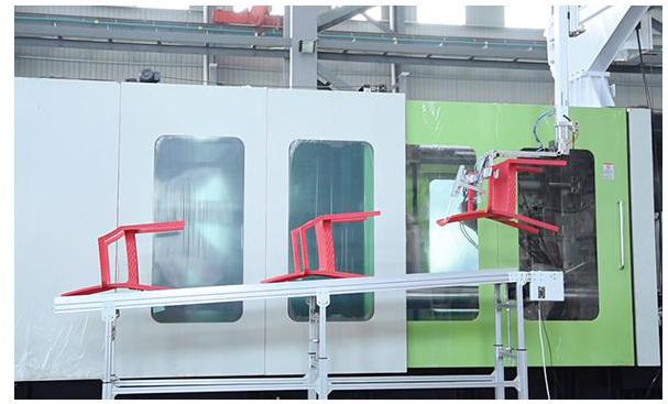 Gas-assisted Molding for Large Plastic Parts